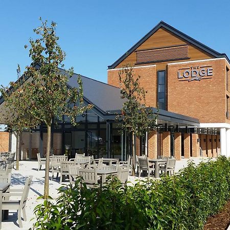 The Lodge Newbury  Exterior photo