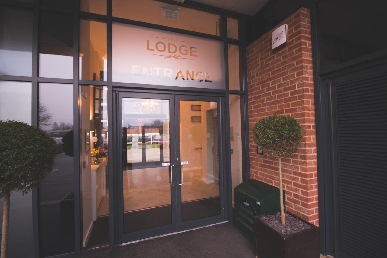 The Lodge Newbury  Exterior photo