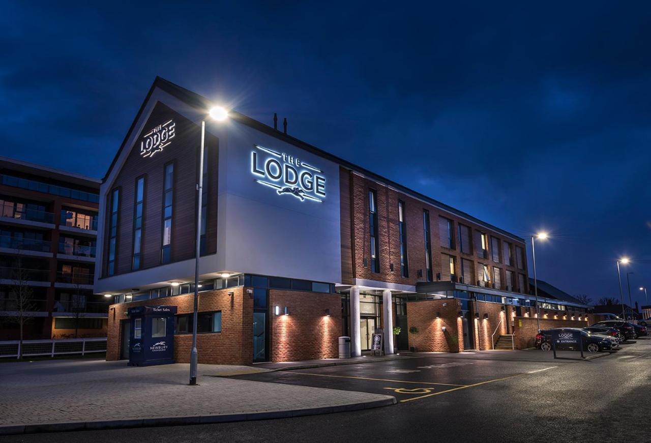 The Lodge Newbury  Exterior photo